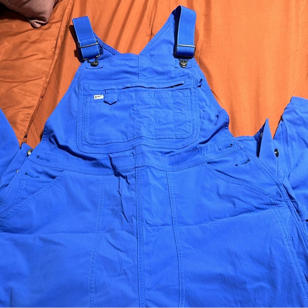 Woman’s size Medium Duluth Trading Co bibs